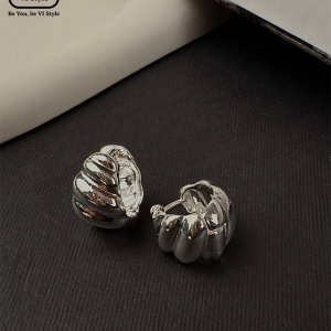 گوشواره طرح مینیمال مدرن