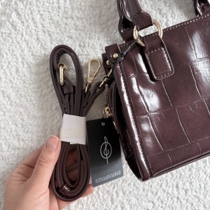 کیف زرشکی استرادیواریوس کد 3872