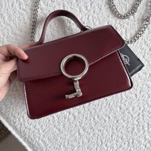 کیف زرشکی استرادیواریوس کد 3875