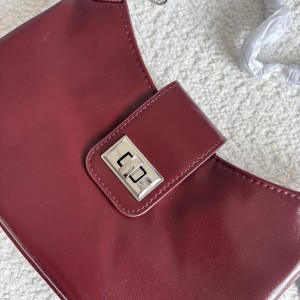 کیف زرشکی استرادیواریوس کد 3882