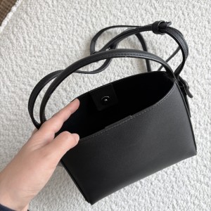 کیف منگو کد 3905