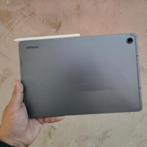 تبلت 10.9 اینچ سامسونگ مدل Galaxy Tab S10 Lite 5G با ظرفیت 128 گیگابایت و رم 6 گیگابایت، قابلیت پشتیبانی از سیم‌ کارت، رزولوشن دوربین اصلی ۸ مگاپیکسل، پشتیبانی از قلم