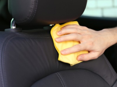 نحوه تمیز کردن روکش صندلی خودرو