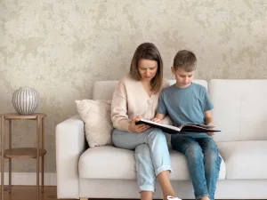 البوم کاغذ دیواری کربن1 طرح پتینه کرم کد ۱۰۰۰۲