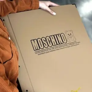 آلبوم کاغذدیواری موچینو MOSCHINO