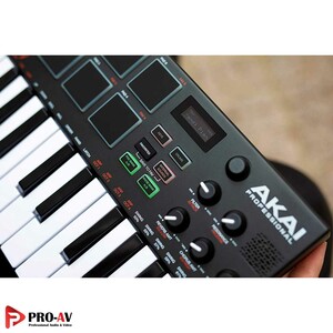 MPK_MINI_PLAY_10.jpg