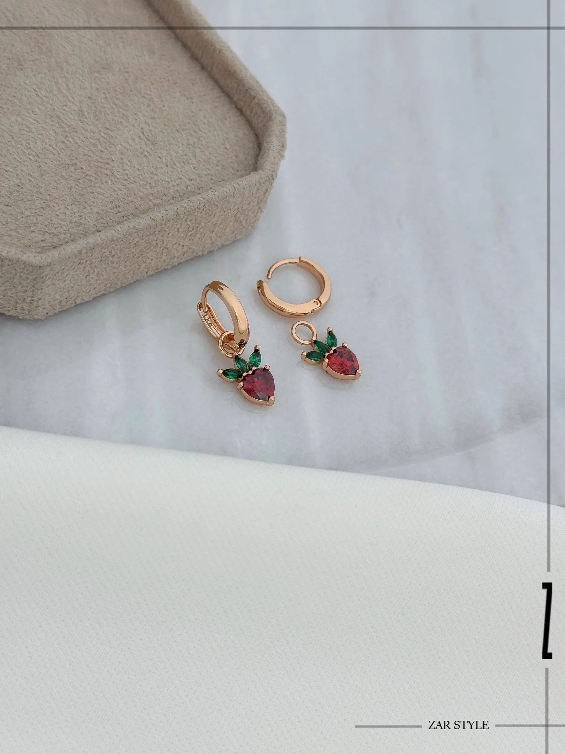 گوشواره حلقه‌ای دو قطعه آویز توت فرنگی