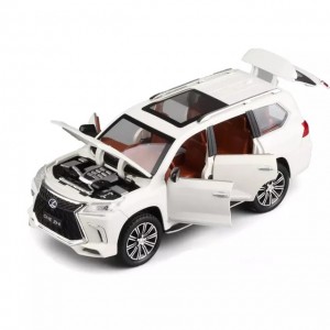 ماشین فلزی لکسوس مدل LX570 موزیکال و دودزا سایز 1 به 24