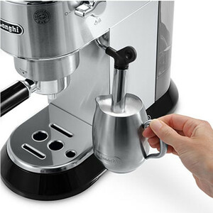جاروبرقی 600 وات آ ا گ مدل VX82-1-ÖKO