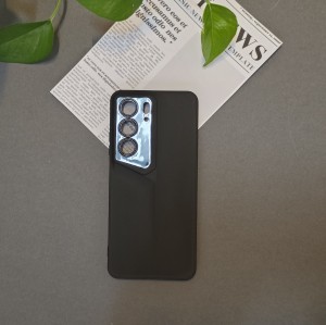 کاور مدل Porsche Design مناسب برای گوشی Realme C75 نمای کنار