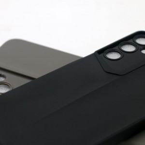 کاور مدل Porsche Design مناسب برای گوشی Realme Note 60X نمای نزدیک