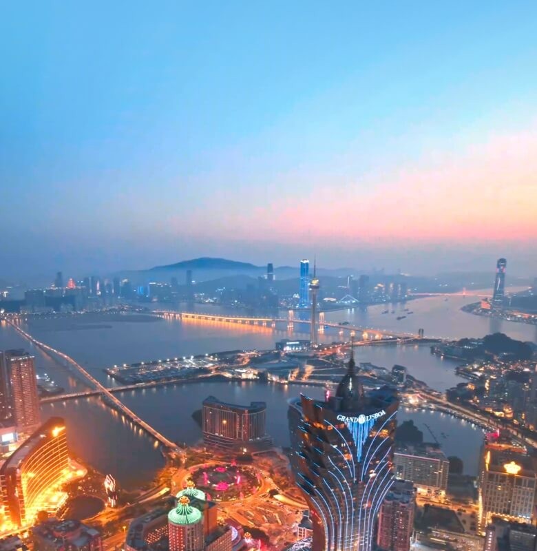 DJI Inspire 3: شب را روشن کنید