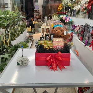 پک  ولنتاین عطر کد A14 با عروسک خرس و شکلات