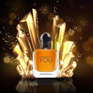 عطر گرمی از مدل ادوپرفیوم مردانه جانوین استرانگر ویت یو ابسولوتلی حجم میلی
