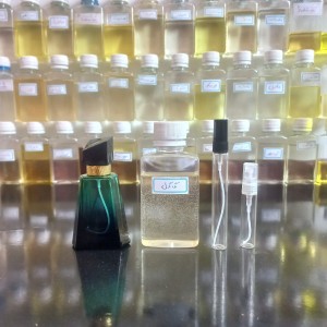 عطر عمده گودگرل زنانه گرمی10400 اسپانیایی اورجینال(50گرم)رایحه گرم شیرین