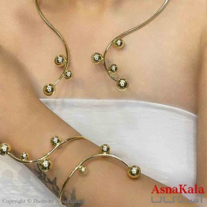 نیم ست زنانه پینترستی  شامل گردنبند و دستبند طرح یک پیچ و گوی  ترند رنگ دورنگ کد NIM14907W