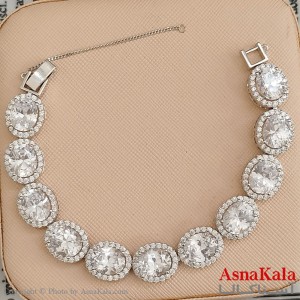 دستبند سواروسکی اورجینال به همراه کارت گارانتی و جعبه سواروفسکی کد DSB181749W