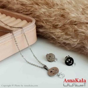 ست زنانه گردنبند و گوشواره طرح لبخند با تک نگین رنگ نقره ای کد NIM14362W