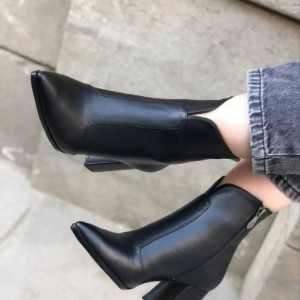 نیمبوت زنانه پاشنه دار اسپورت مدل چرم کد 1032