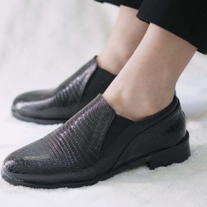 کفش کالج زنانه مدل چرم پوست ماری کد 2032