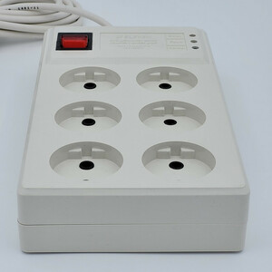 محافظ ولتاژ ایلون مدل VP9006