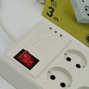 محافظ ولتاژ ایلون مدل VP9006