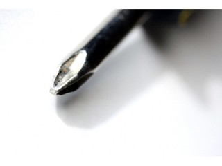 پیچ گوشتی چهارسو نوک فولادی دسته فلزی