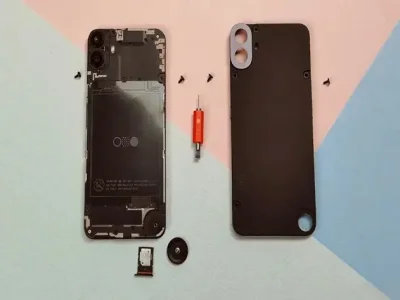 آیا تعویض درب پشت گوشی در خانه ممکن است؟