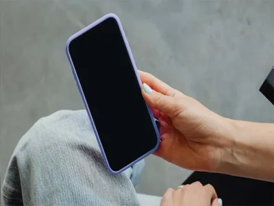 صفحه گوشی سیاه شده اما زنگ می‌خورد؛ ال‌سی‌دی سوخته یا مشکل از برد است؟