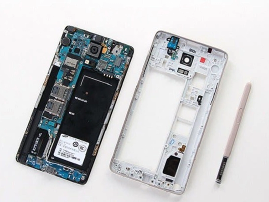 آشنایی با قطعات داخلی موبایل و نکات کاربردی برای تعمیر آسان