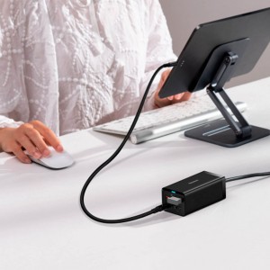 هاب گیمینگ Baseus روی میز کار