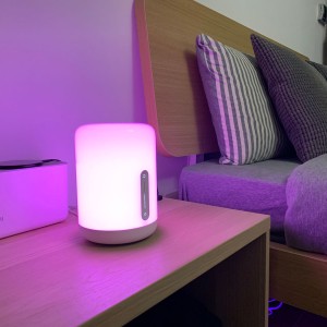 چراغ خواب هوشمند شیائومی  مدل  Xiaomi Mi Bedside Lamp 2 در بروزکالا
