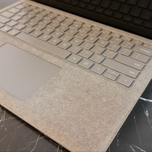 کار کرده دیجیتال  مایکروسافت سرفیس لپ تاپ مدل Microsoft surface laptop 1  با 128 گیگابایت  SSD در بروزکالا