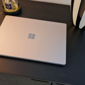 کار کرده دیجیتال  مایکروسافت سرفیس لپ تاپ مدل Microsoft surface laptop 1  با 128 گیگابایت  SSD در بروزکالا