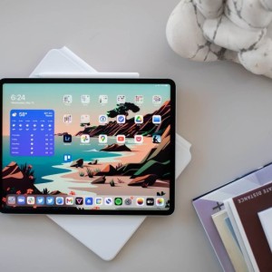 آیپد پرو 12.9 اینچ  IPad PRO 2022  WIFIظرفیت 512 گیگ  در بروزکالا