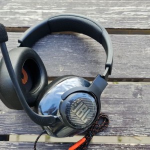 هدفون  جی بی ال مدل JBL Quantum 200 در بروزکالا