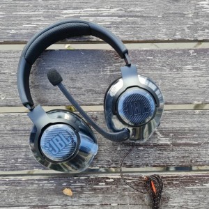 هدفون  جی بی ال مدل JBL Quantum 200 در بروزکالا