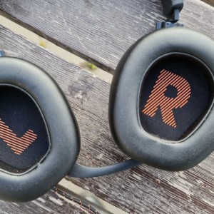 هدفون  جی بی ال مدل JBL Quantum 200 در بروزکالا