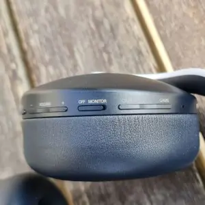 هدست گیمینگ وایرلس پلی استیشن 5 سونی مدل SONY PS5 PULSE 3D Wireless Headset در بروزکالا