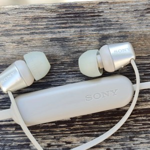 ایرفون بلوتوثی دورگردنی سونی مدل Sony WI-C310 در بروزکالا