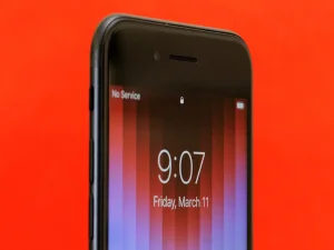 شایعات iPhone SE 4 (مطلب)