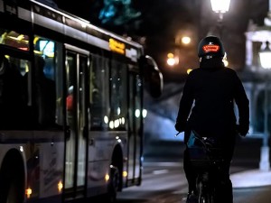 کلاه ایمنی دوچرخه هوشمند دوربین دار و اسپیکر دار FTYSXP