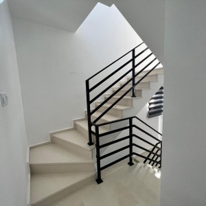 ویلا  باز فروش 3 خوابه  آماده تحویل در شرق گیرنه