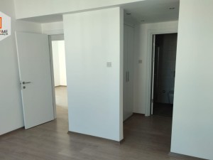 آپارتمان سه خوابه واقع در مرکز شهر گیرنه