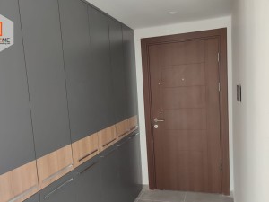 آپارتمان سه خوابه واقع در مرکز شهر گیرنه