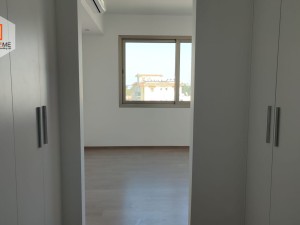 آپارتمان سه خوابه واقع در مرکز شهر گیرنه