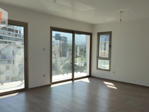 آپارتمان سه خوابه واقع در مرکز شهر گیرنه