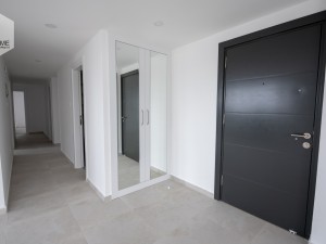 آپارتمان سه خوابه در مرکز شهر گیرنه