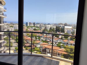 آپارتمان یک خوابه در مرکز شهر گیرنه