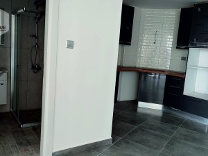 آپارتمان یک خوابه در مرکز شهر گیرنه